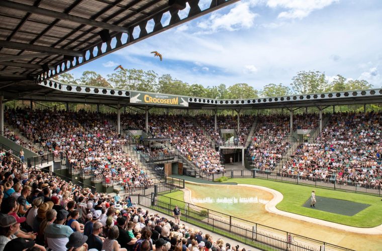 AZKB34-JanCrocShowCrowd--6417